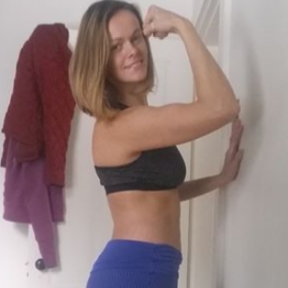 Meet your Posher, Casandra - Picture 1 of 2